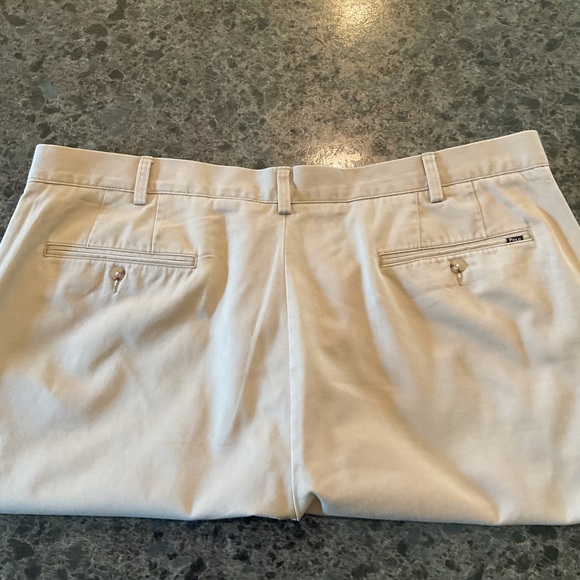 Polo Ralph Lauren Khaki Shorts, Size 42T - Picture 4 of 7